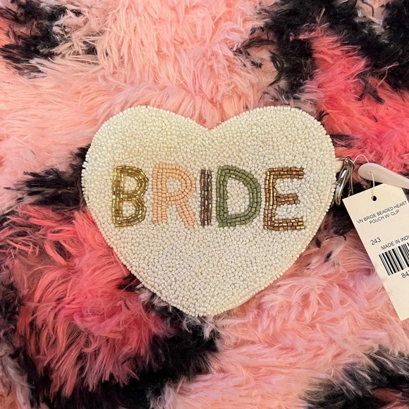 Handbags - NWT Beaded Bride Clip On Zip Pouch